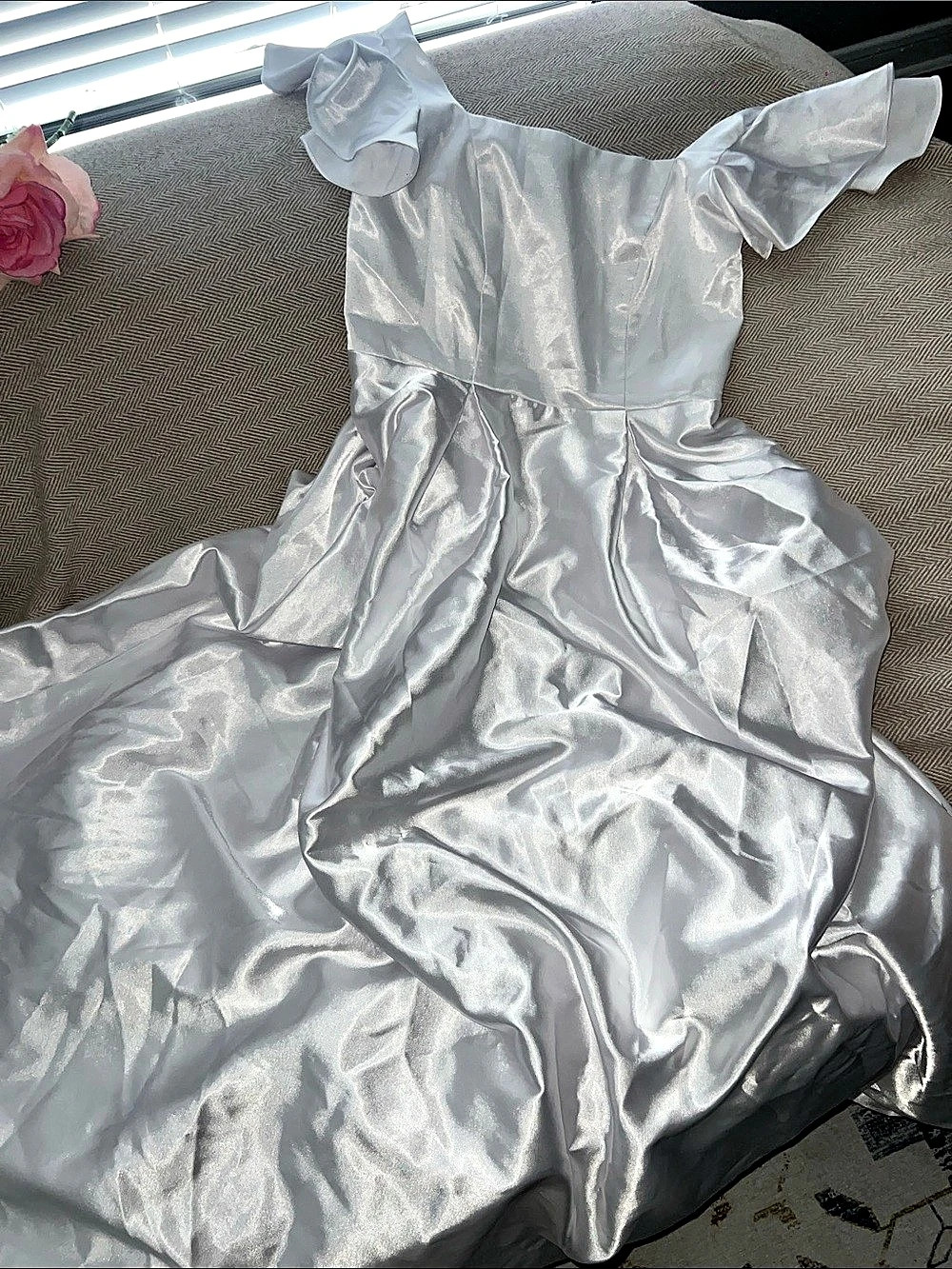 Beautiful satin Formal White Dress Like New